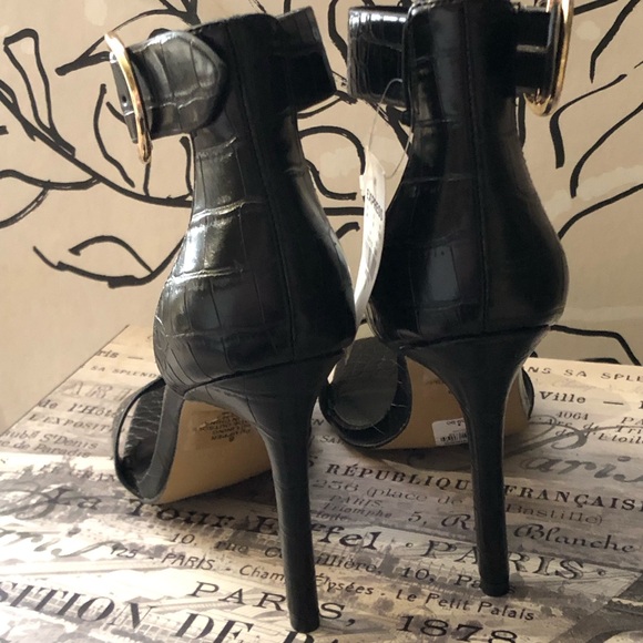 Express high heels - Picture 4 of 8